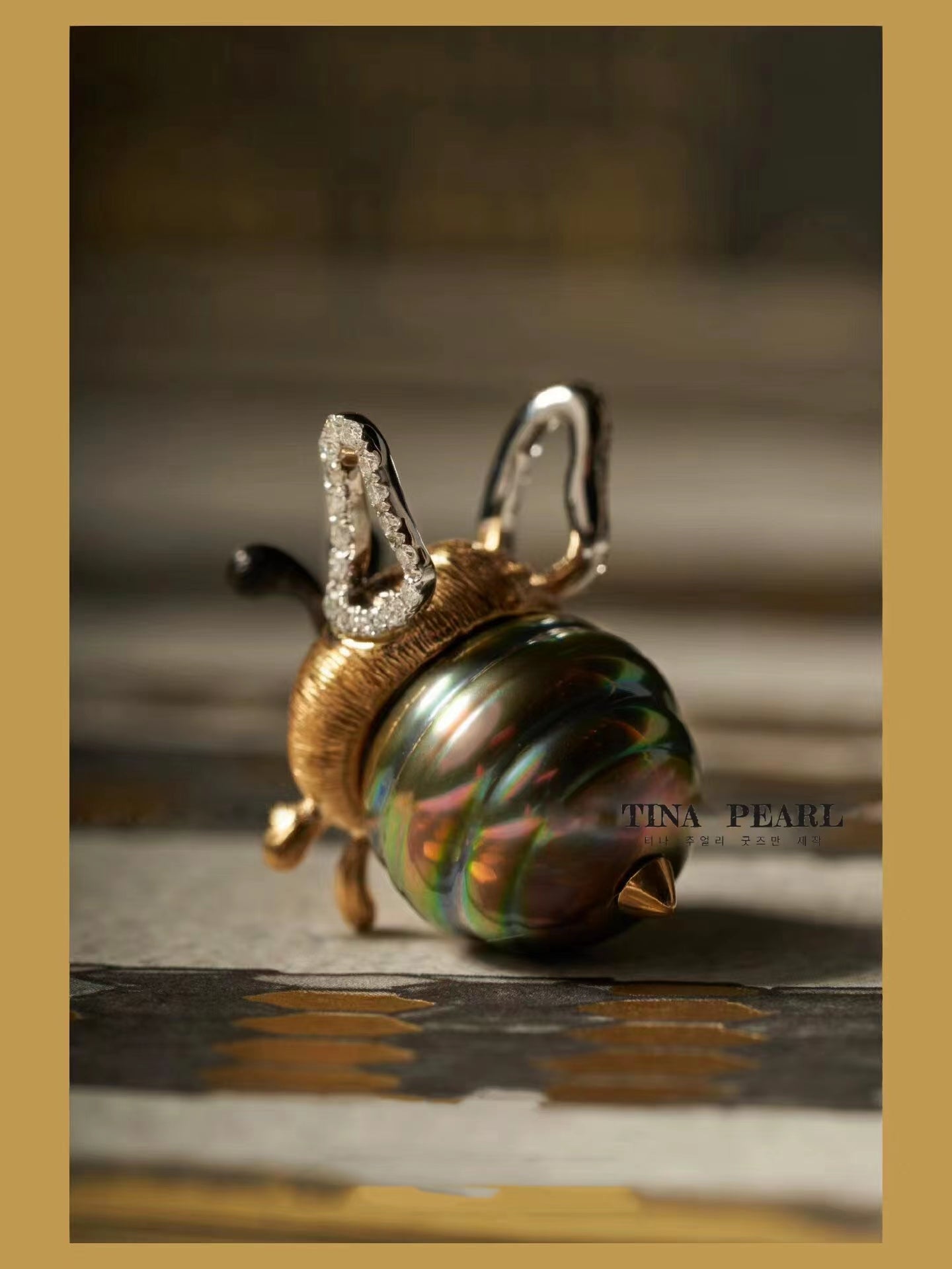 TINA Jewelry Creative Pearl collection, Tahiti Sea Pearl Bee Pearl Pendant