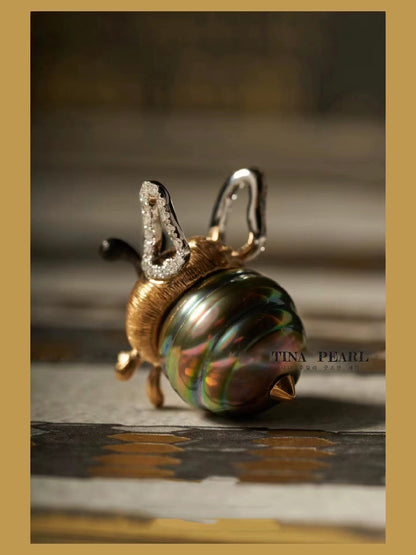 TINA Jewelry Creative Pearl collection, Tahiti Sea Pearl Bee Pearl Pendant