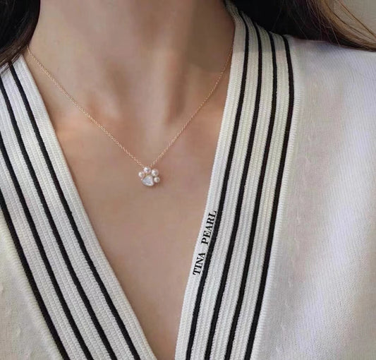 TINA Jewelry Aurora Akoya Pearl +18K gold Cute Cat Claw Pearl Pendant, pearl size about 4-4.5mm.(Inclusion chain)