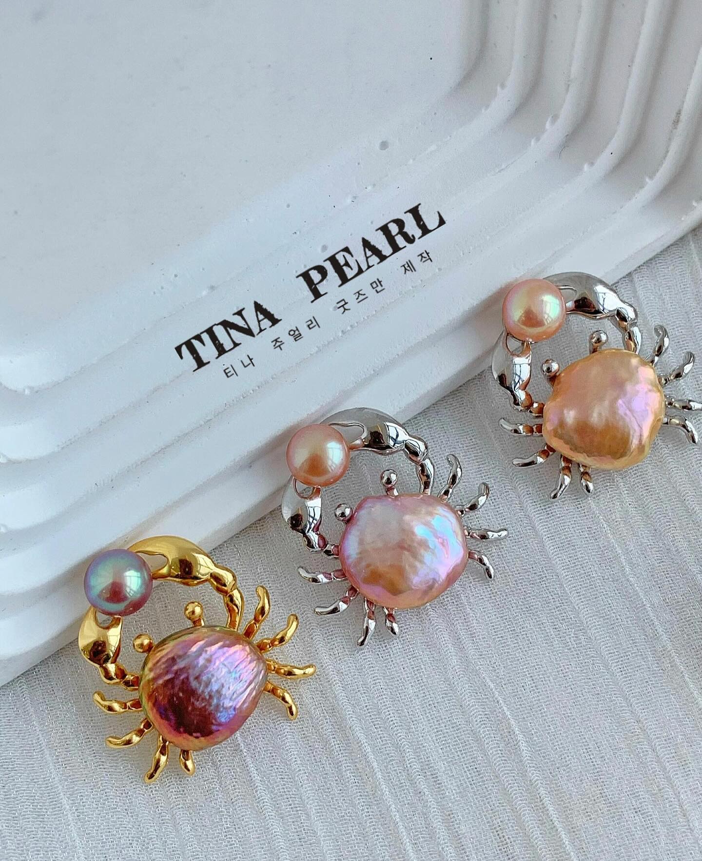 2024 nice nature pearls sliver with gold cute sea crab pendant